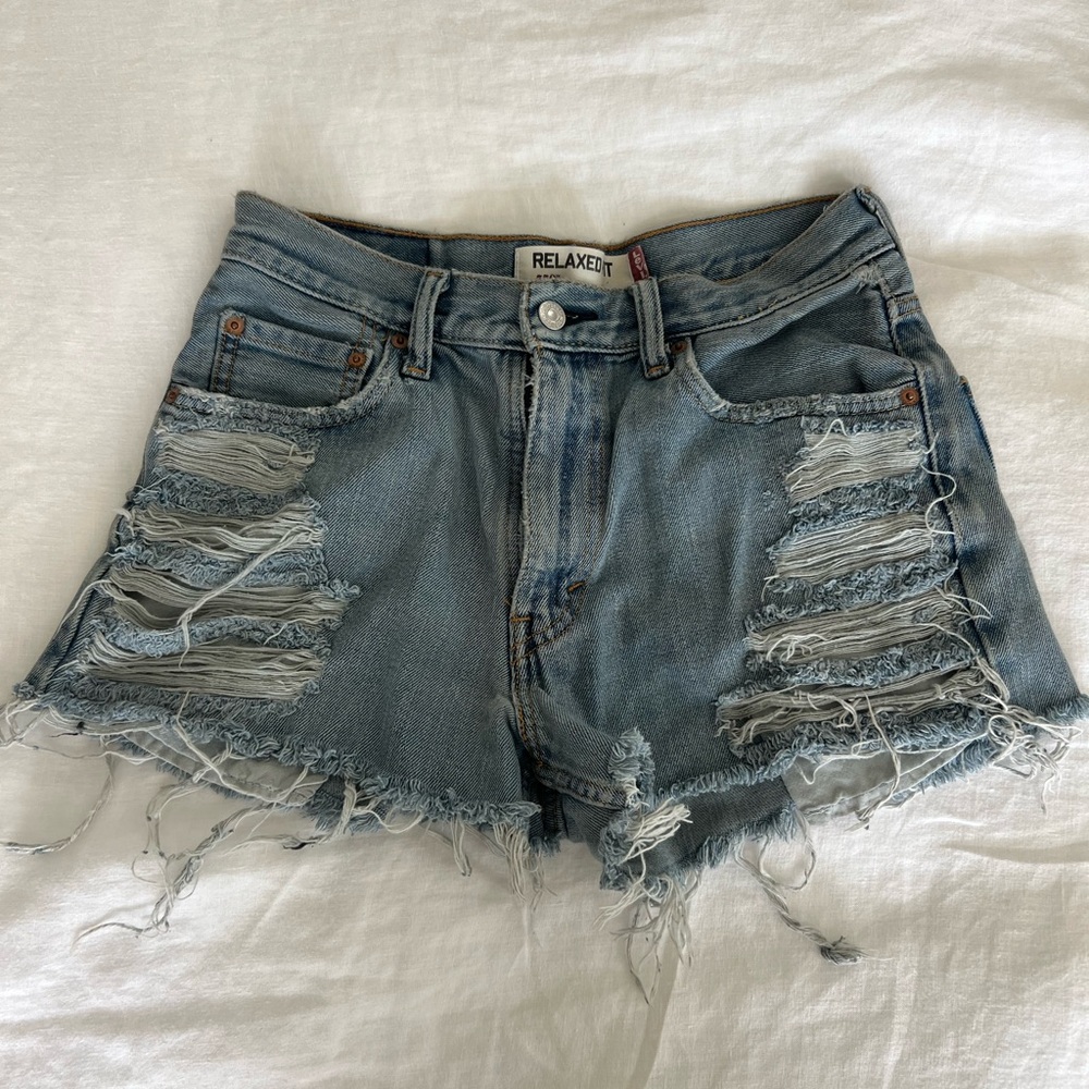 Levi’s Relaxed Fit 30x30 Distressed Short